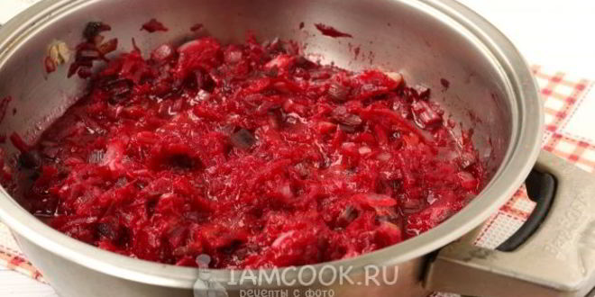 Рецепт горячего свекольника с ботвой