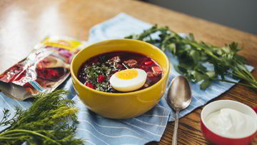 Рецепт Горячего свекольника с яйцом