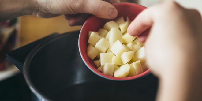 Рецепт горячего свекольника с яйцом