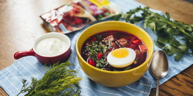 Рецепт горячего свекольника с яйцом