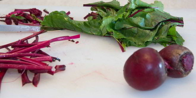 Рецепт холодного свекольника с ботвой