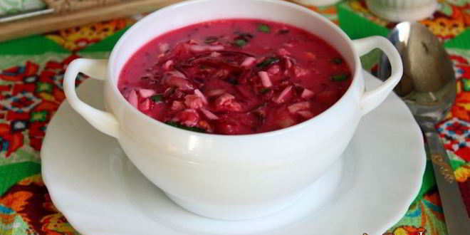 Рецепт холодного свекольника с курицей на сметане и минеральной воде