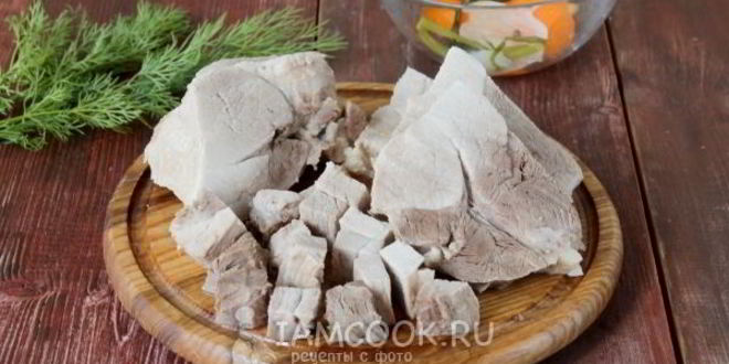 Рецепт классического горячего свекольника со свининой