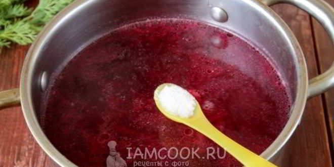 Рецепт классического горячего свекольника со свининой