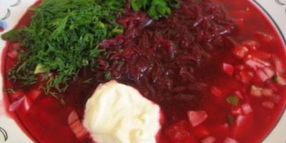 Как приготовить свекольник с колбасой