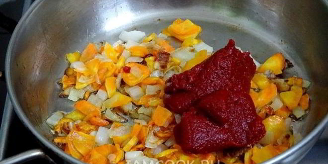 Рецепт свекольника с сосисками и сметаной