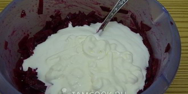 Рецепт свекольника с сосисками и сметаной