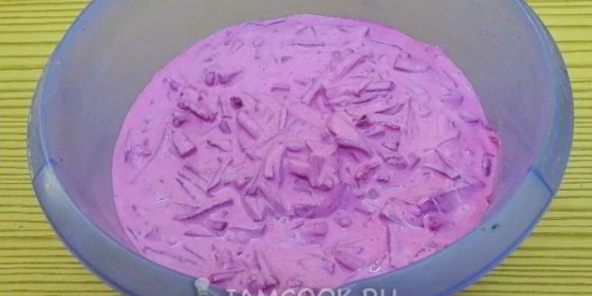 Рецепт свекольника с сосисками и сметаной