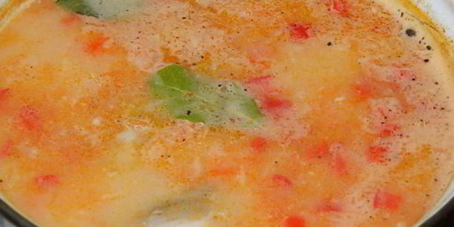 Рецепт сырно-томатного суп на курином бульоне