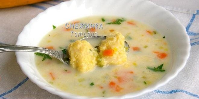 Рецепт сырного супа с клецками из кабачка и сыра джюгас