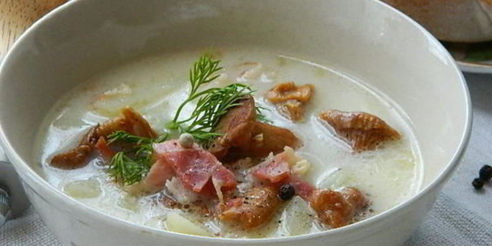 Как приготовить сырный суп с лисичками и беконом