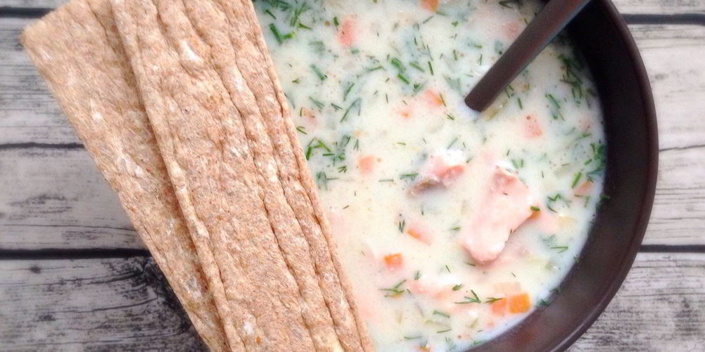 Как приготовить сливочную уху с двумя видами рыбы