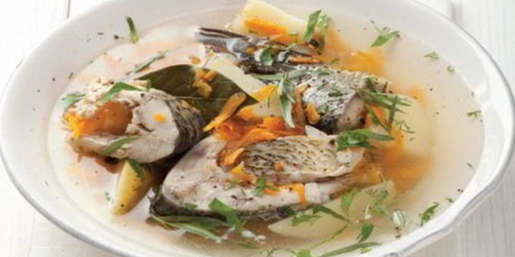 Как приготовить уху из речной рыбы с корнем пастернака