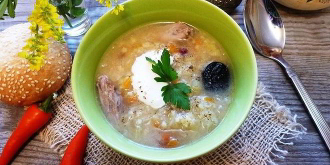 Рецепт запорожского капустняка с уткой и копченым черносливом