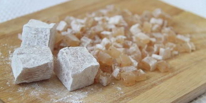 Рецепт бабушкиных рулетиков с клубникой и лукумом