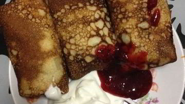 Рецепт Блинчиков с бананами черносливом и орехами