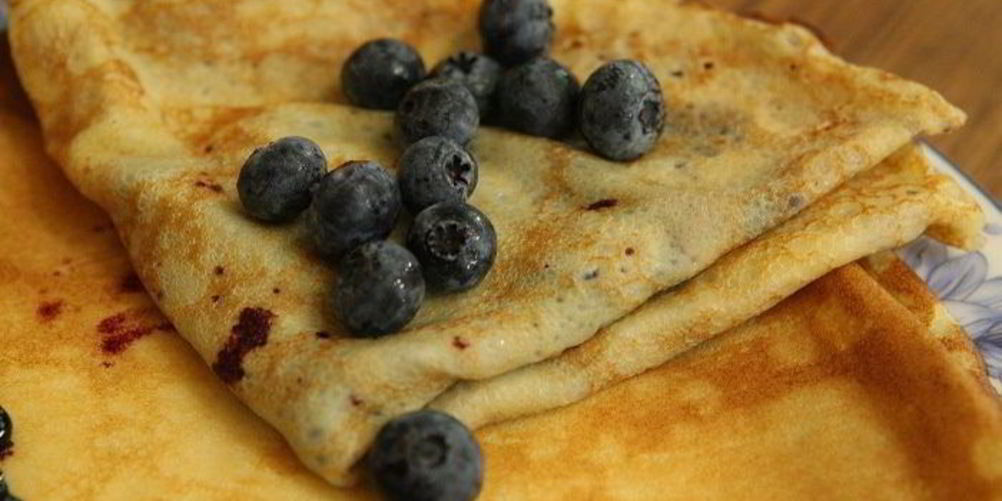 Как приготовить блинчики с черникой, имбирем и корицей