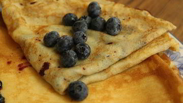 Рецепт Блинчиков с черникой, имбирем и корицей