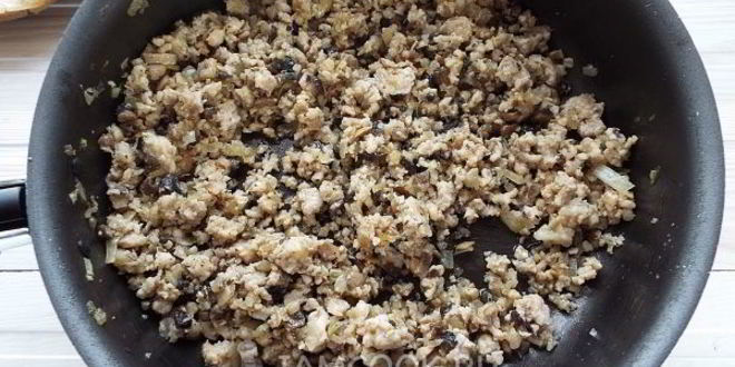 Рецепт блинов с мясом и грибами