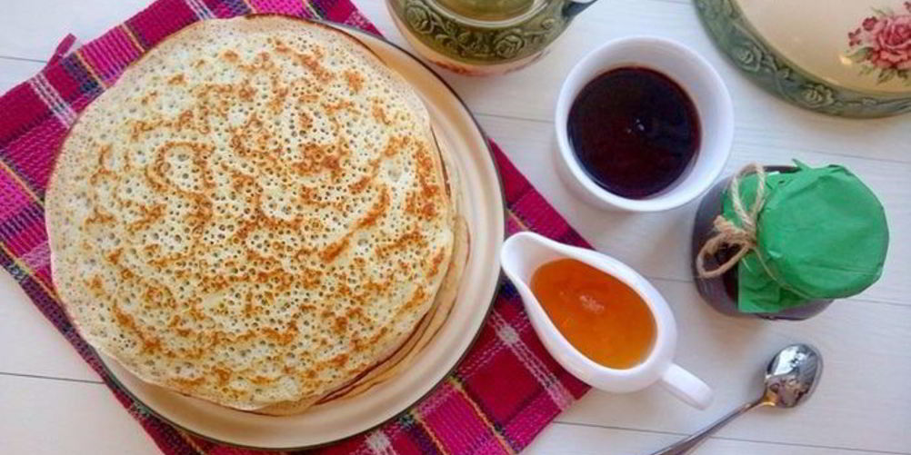 Как приготовить дрожжевые блины аппетитные