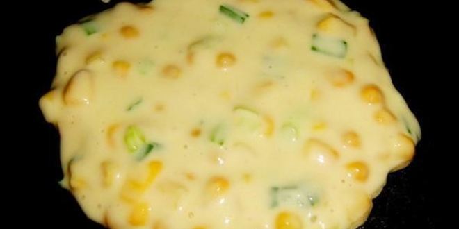 Рецепт кукурузных блинчиков с сальсой из груши и авокадо