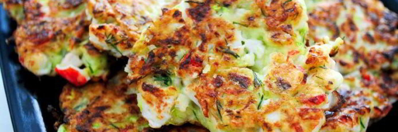 Рецепт Мини-блинчиков из кабачков и краба