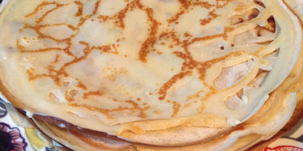 Как приготовить тонкие блины со сливочным маслом