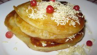 Рецепт Творожных блинчиков с брусникой и белым шоколадом
