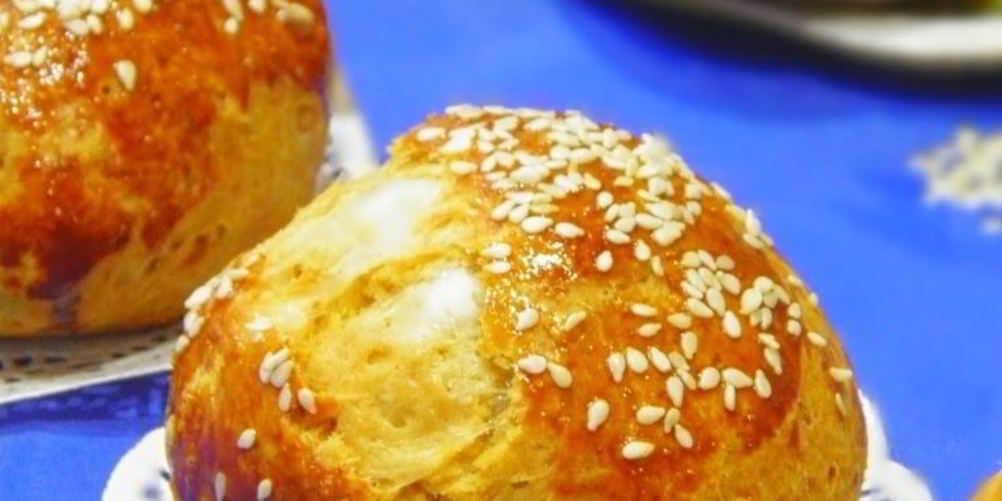 Как приготовить бездрожжевые турецкие сырные булочки с кунжутом