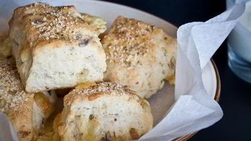 Рецепт Булочек с сыром и луком