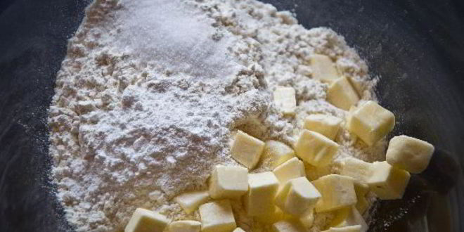 Рецепт булочек с сыром и луком