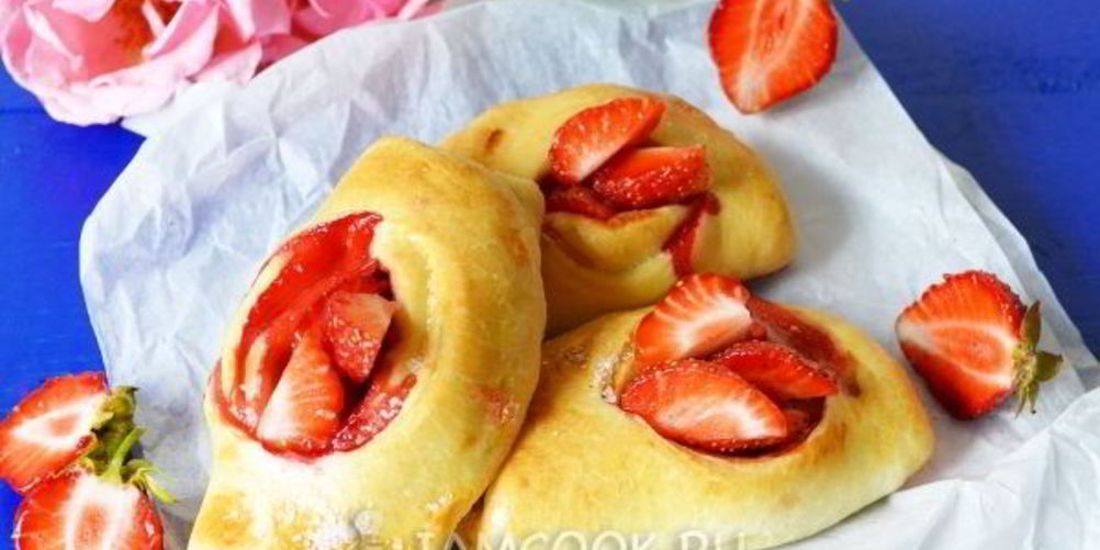 Как приготовить булочки с клубникой