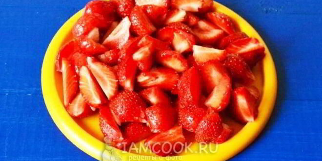 Рецепт булочек с клубникой