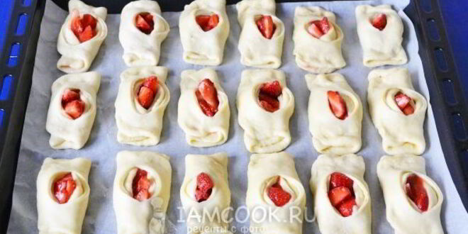 Рецепт булочек с клубникой