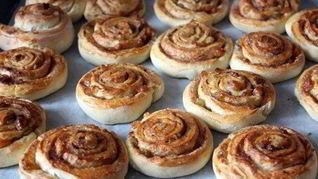 Рецепт Булочек с корицей и изюмом