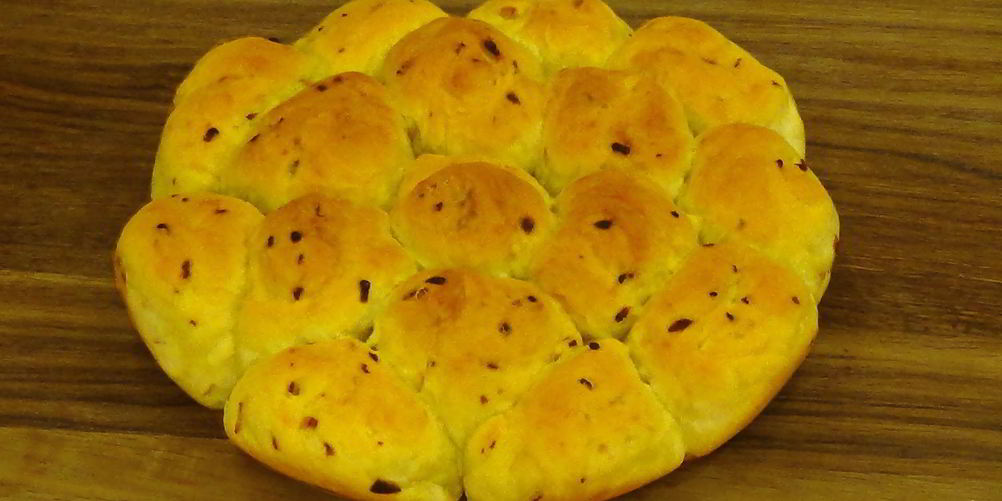 Как приготовить булочки с луком