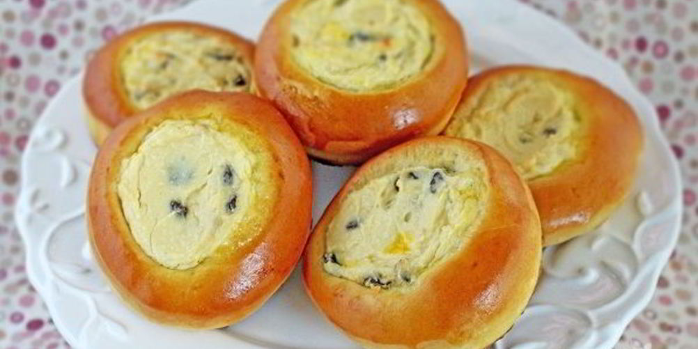 Как приготовить булочки с творогом и изюмом