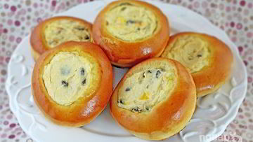 Рецепт Булочек с творогом и изюмом
