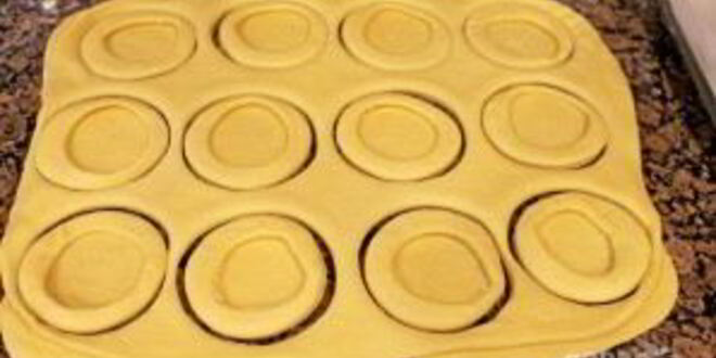 Рецепт булочек с творогом и изюмом