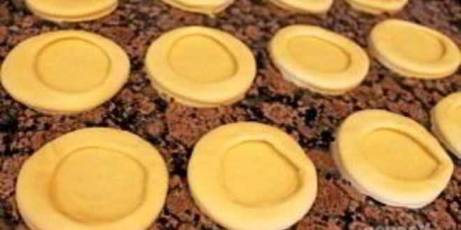 Рецепт булочек с творогом и изюмом