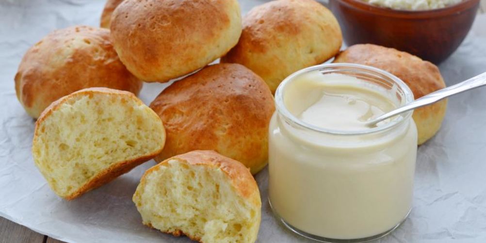 Как приготовить быстрые творожные булочки со взбитым медом