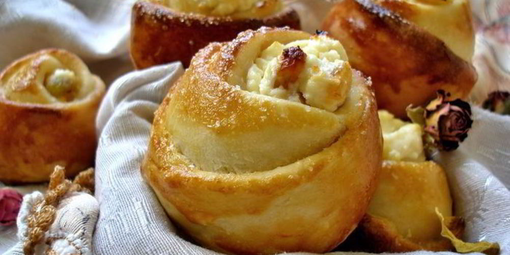 Как приготовить йогуртовые ватрушки-розочки