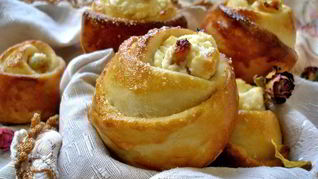 Рецепт Йогуртовых ватрушек-розочек