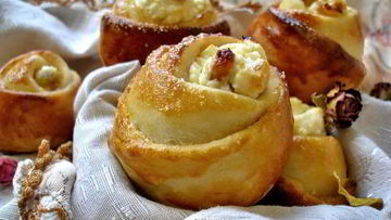 Рецепт Йогуртовых ватрушек-розочек