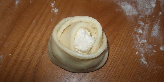 Рецепт йогуртовых ватрушек-розочек