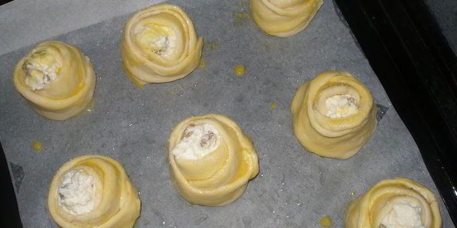 Рецепт йогуртовых ватрушек-розочек