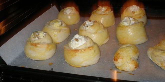 Рецепт йогуртовых ватрушек-розочек