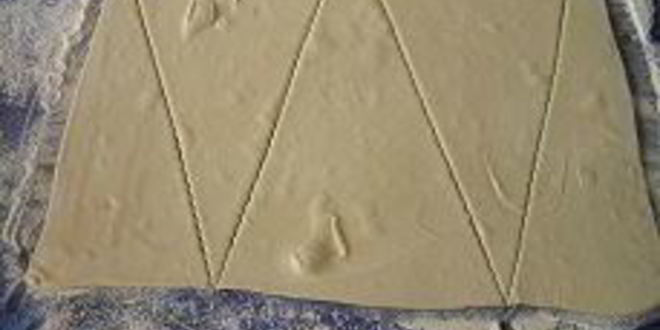 Рецепт круассанов с земляникой, ежевикой и шоколадом