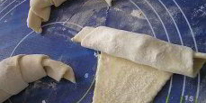 Рецепт круассанов с земляникой, ежевикой и шоколадом