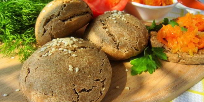 Рецепт ржаных булочек с кунжутом
